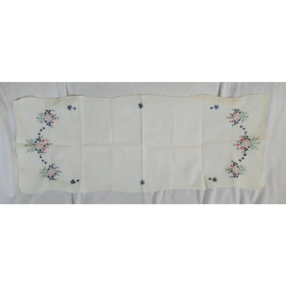 Vintage Embroidered Floral Design Table Runner 40